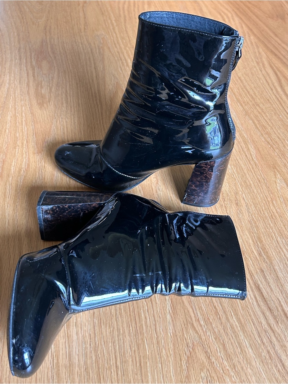 Black Womens Patent Leather Zip Up Round Toe
Ankle Boots Black Size 37 7